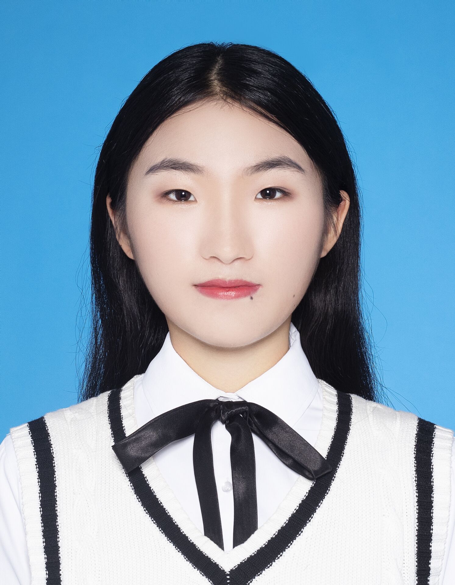 王倩楠证件照